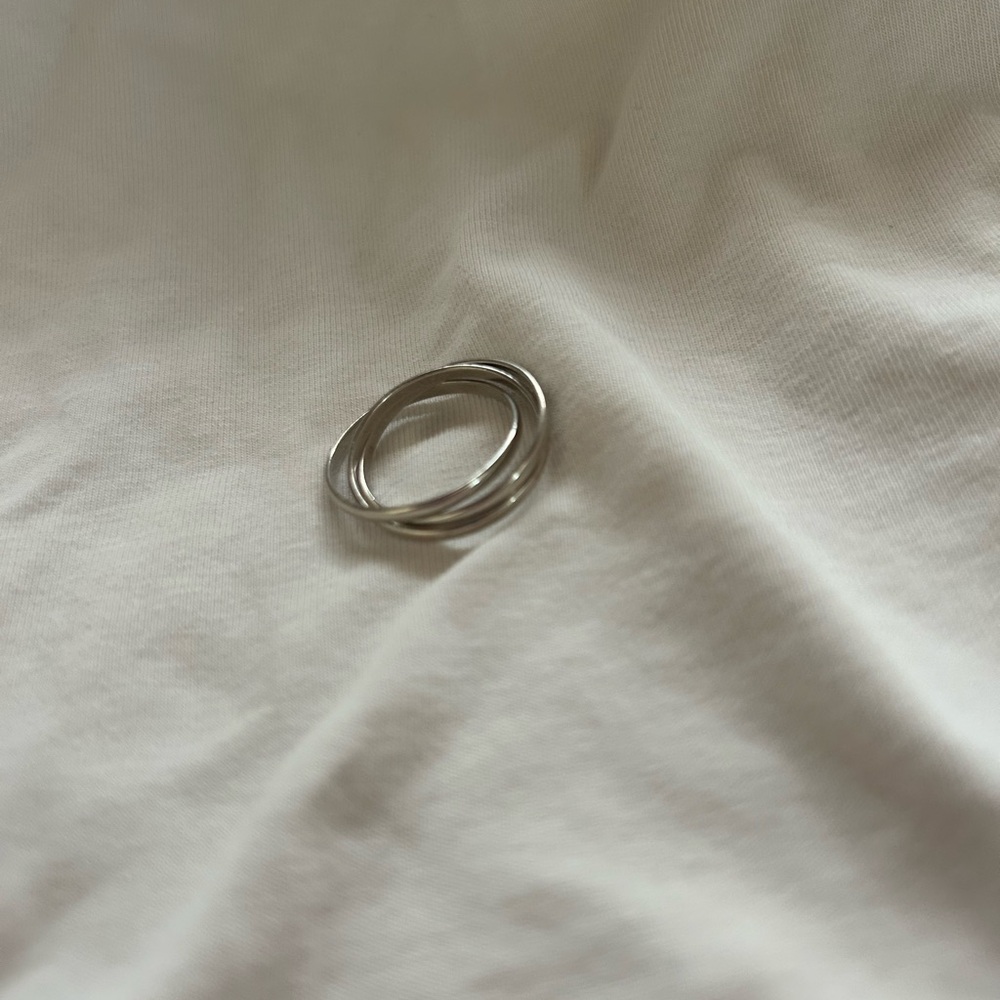 Elegant Silver-Tone Twisted Ring